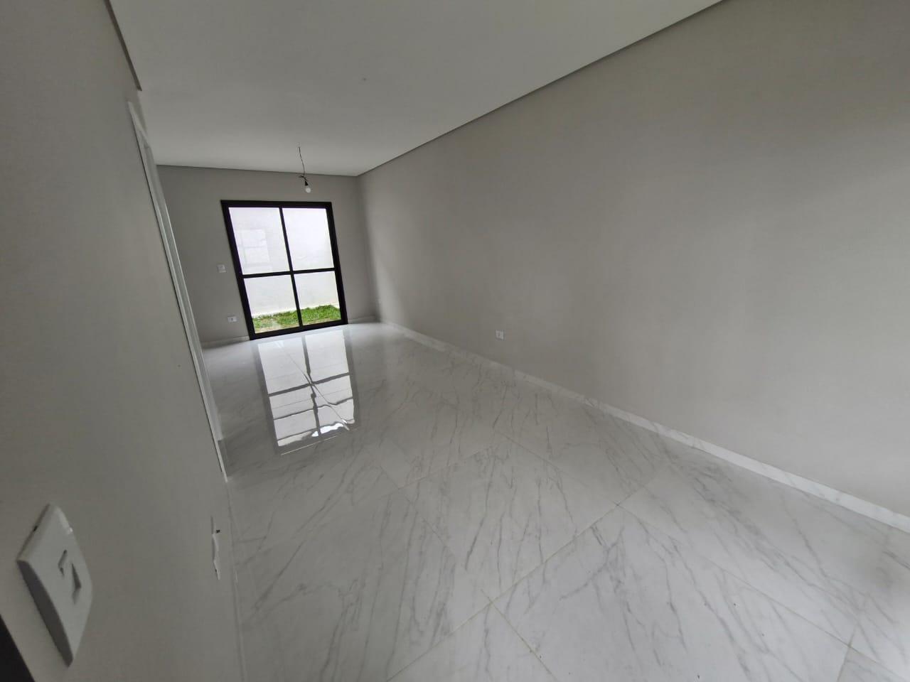 Sobrado à venda - Triplex 127m  - R  699.000,00 - Uberaba, CUR...