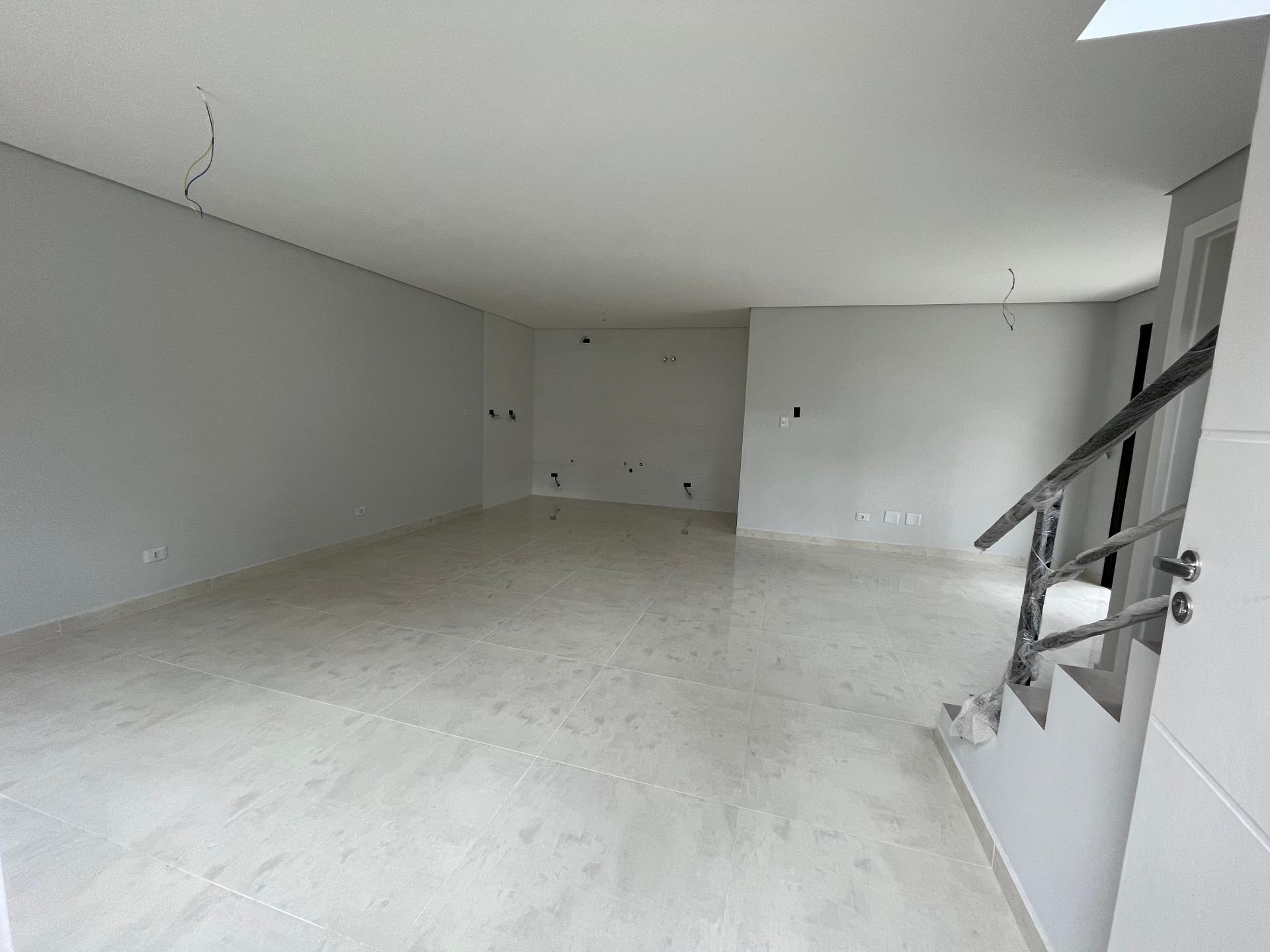 Sobrado à venda - Triplex 106m  - R  639.000,00 - Uberaba, CUR...