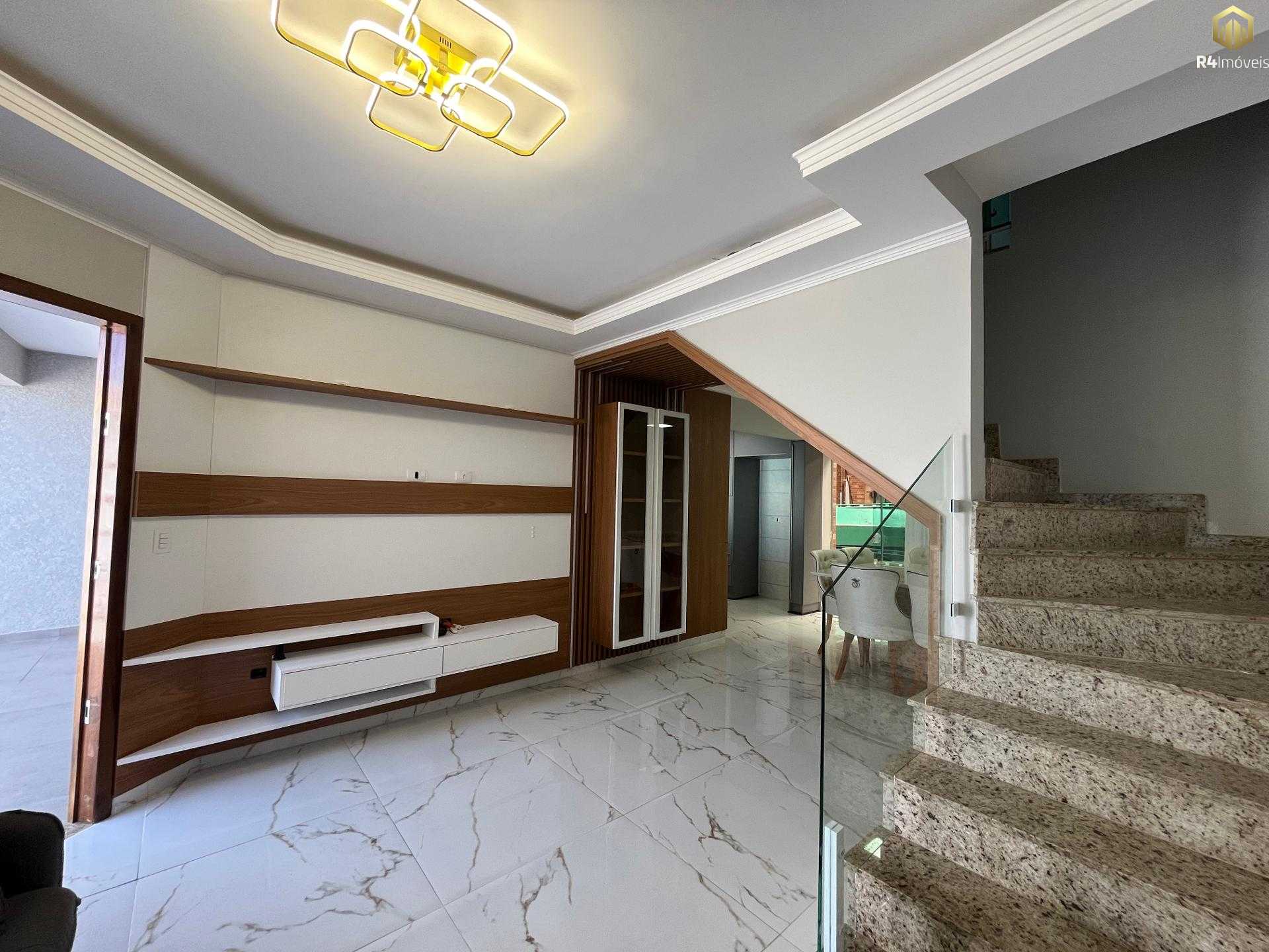 Sobrado à venda - Triplex 267m  - R  750.000,00 - Sítio Cercad...