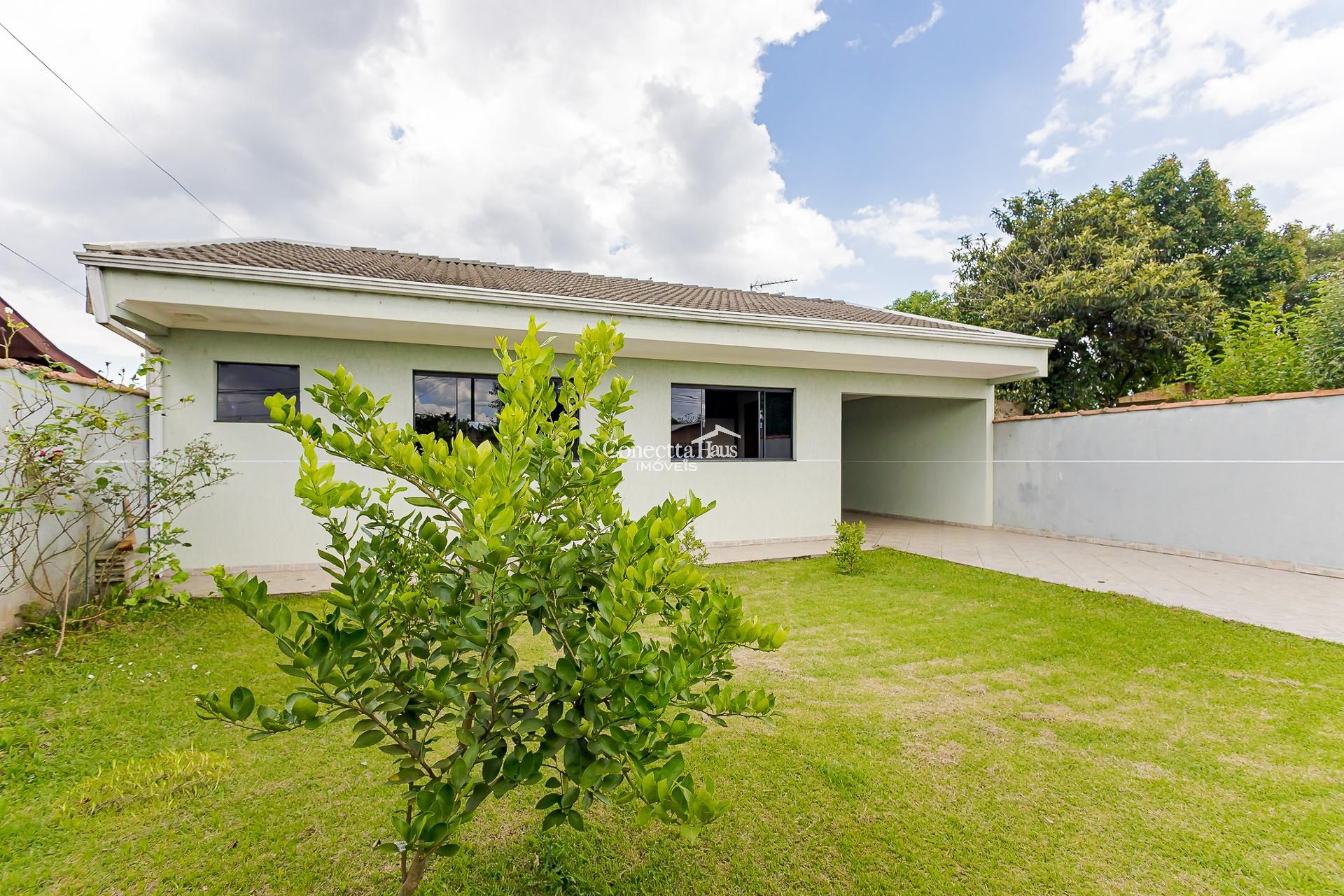 RESIDÊNCIA EM PIRAQUARA  CASA PRINCIPAL, EDÍCULA E ESPAÇO GOU...