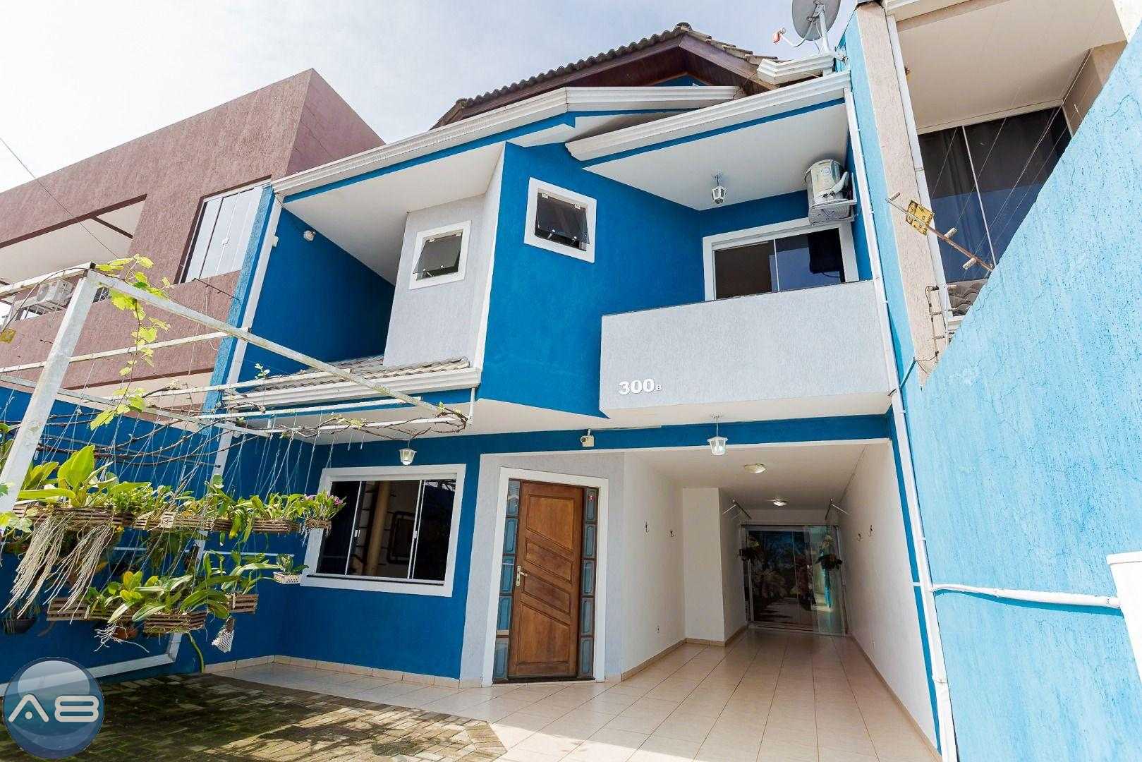 SOBRADO TRIPLEX  FAZENDINHA  200M  - 3 QUARTOS  1 SUÍTE   3...