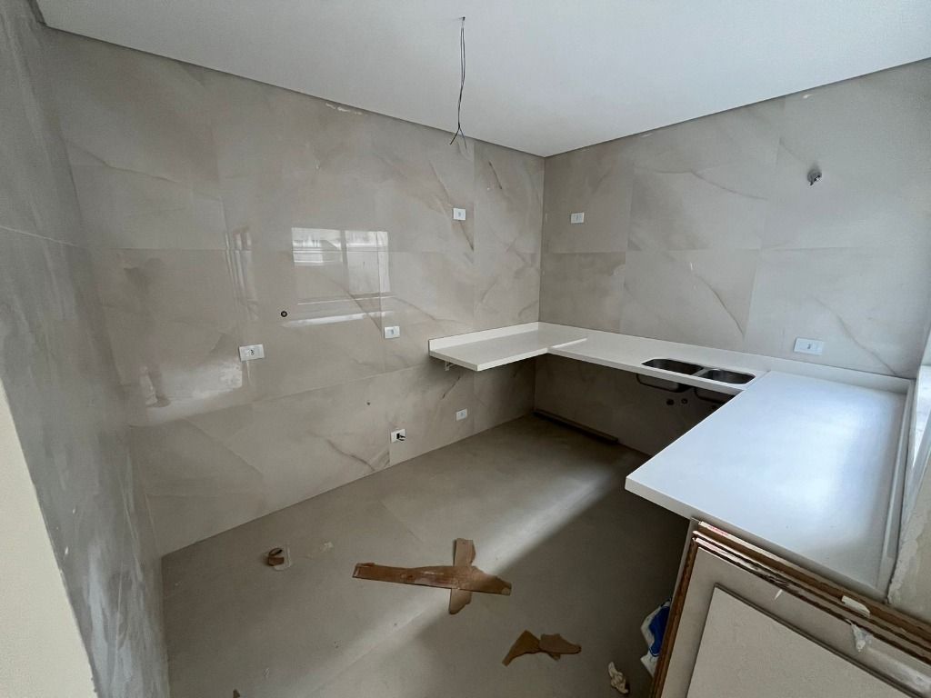 Sobrado com 4 quartos à venda no Portão - Curitiba/PR