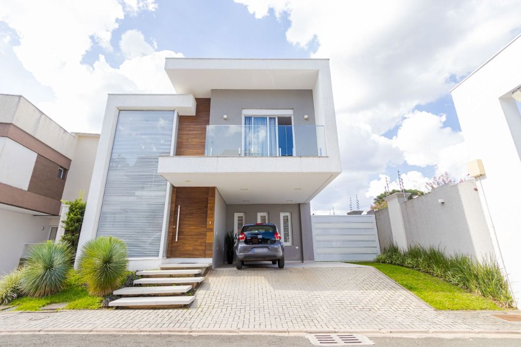 Linda casa com 4 suítes à venda no Pilarzinho - Curitiba PR