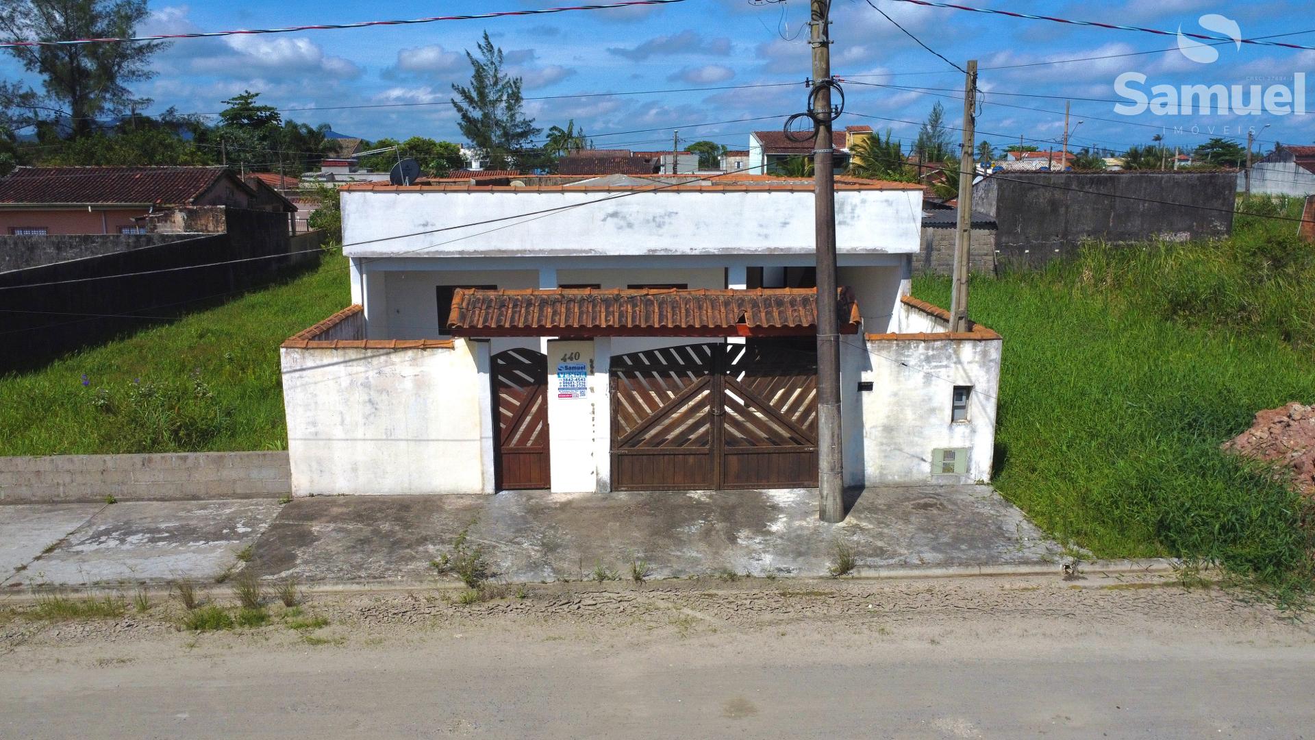 Casa próxima da praia em rua residencial em Ilha Comprida SP