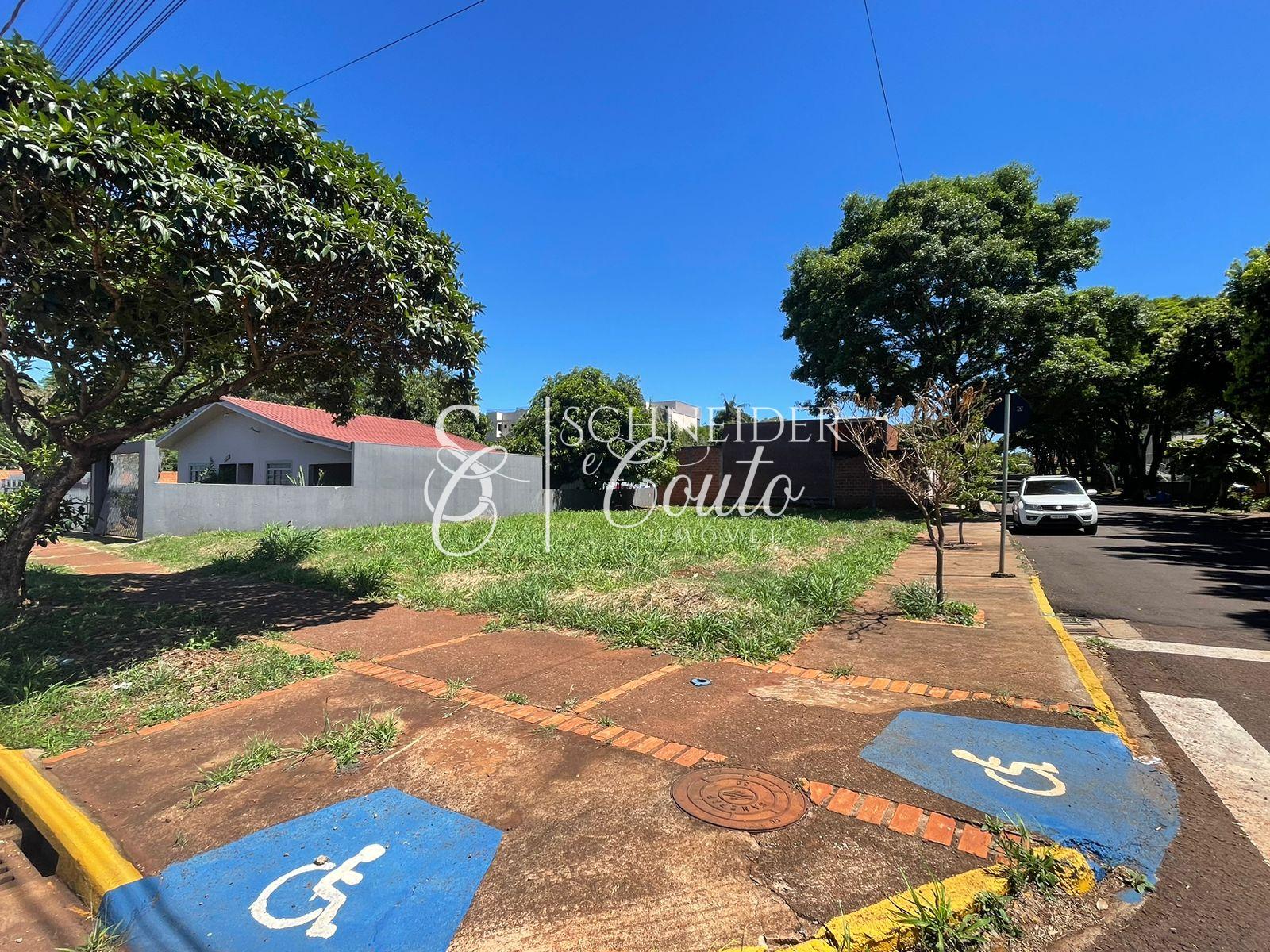 Terreno de esquina localizado na Vila Becker