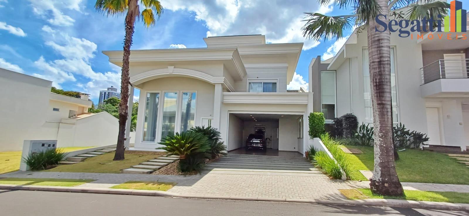 SOBRADO LUXUOSO SEMI-MOBILIADO NO CONDOMÍNIO FECHADO CASTEL FR...