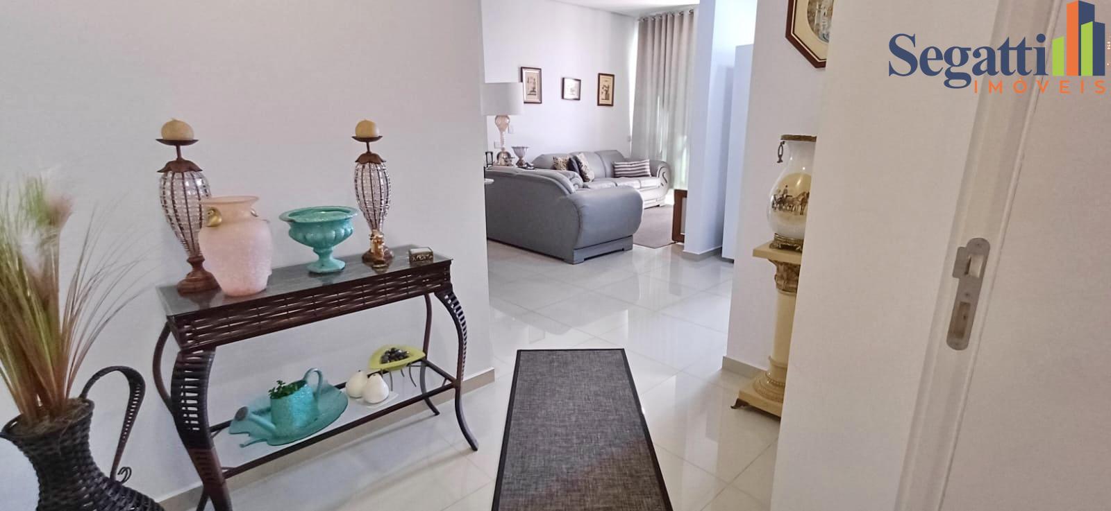 APARTAMENTO MOBILIADO NO EDIFICIO PROVENCE