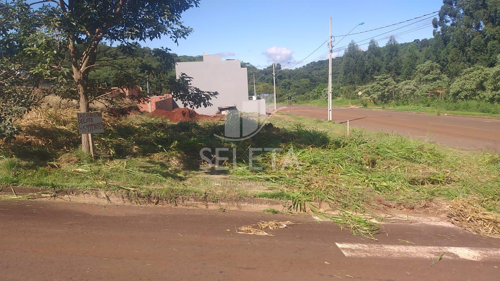 OPORTUNIDADE ÚNICA    Terreno de esquina à venda, Cascavel Vel...