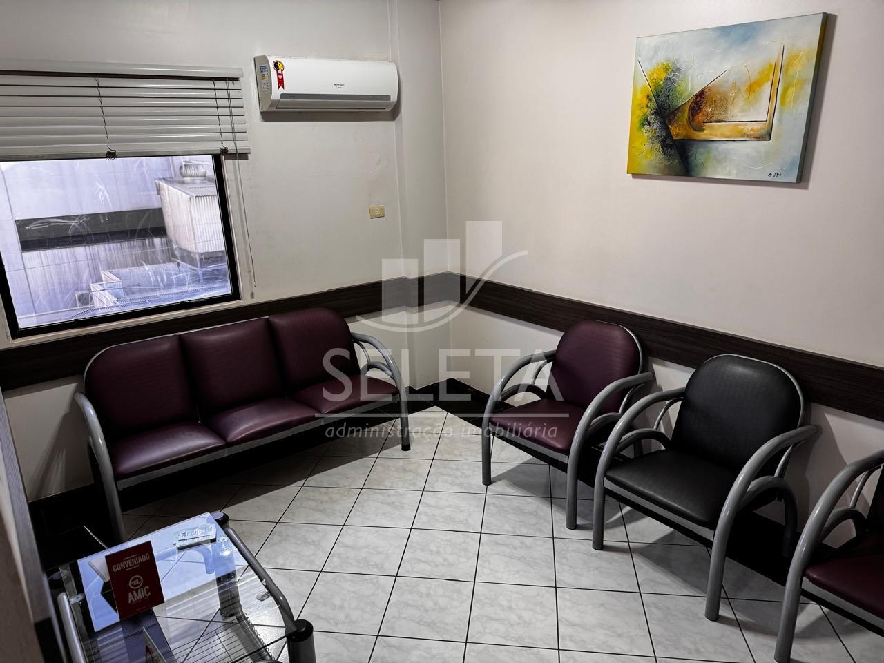 Duas salas integradas para venda no complexo médico Ed. Green