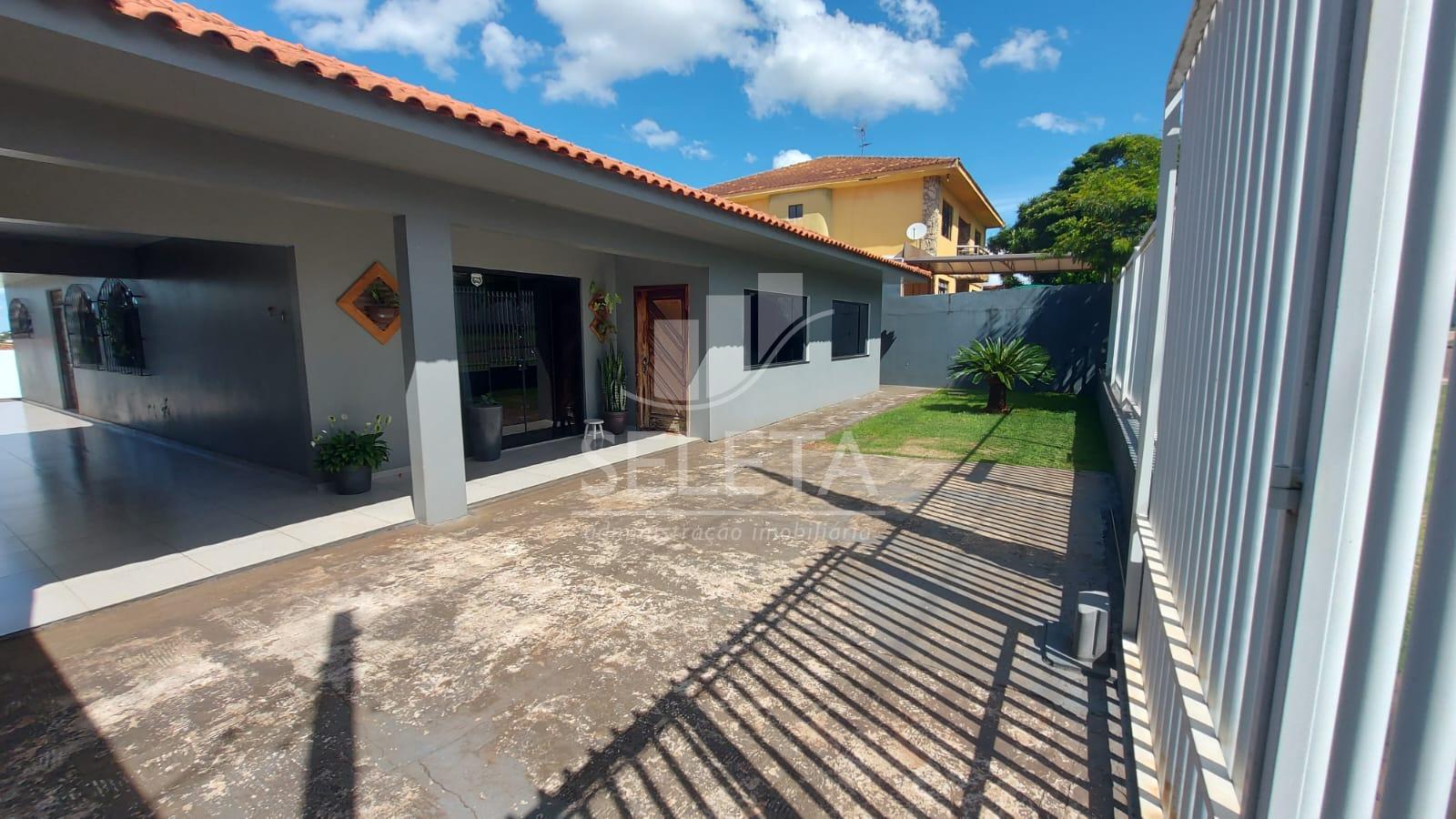Casa com 4 dormitórios à venda, Bairro São Cristóvão, CASCAVEL...