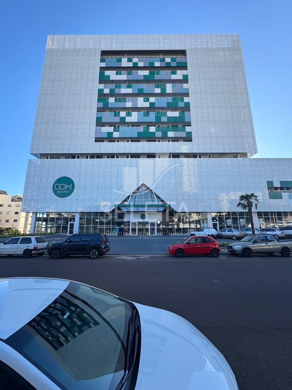 SALA COMERCIAL MOBILIADA DISPONÍVEL PARA LOCAÇÃO NO DOM MEDICA...