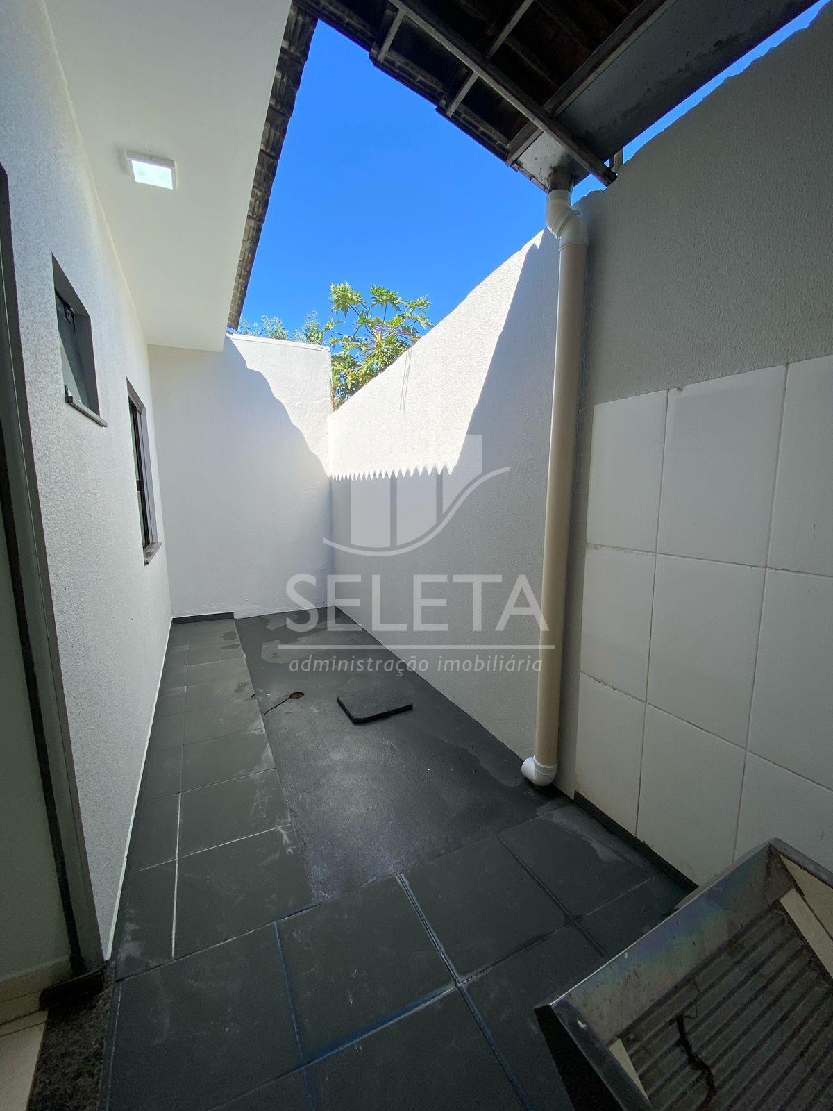 CASA COM 02 DORMITÓRIOS PARA LOCAÇÃO NO BAIRRO INTERLAGOS, CAS...