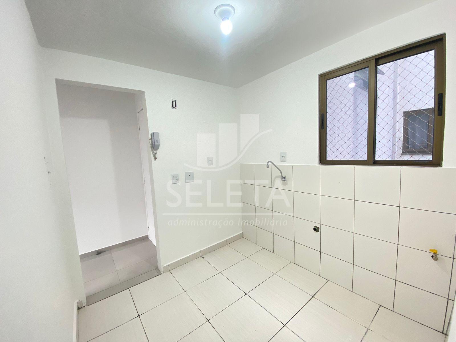 APARTAMENTO COM 02 QUARTOS DISPONÍVEL PARA LOCAÇÃO NO CENTRO