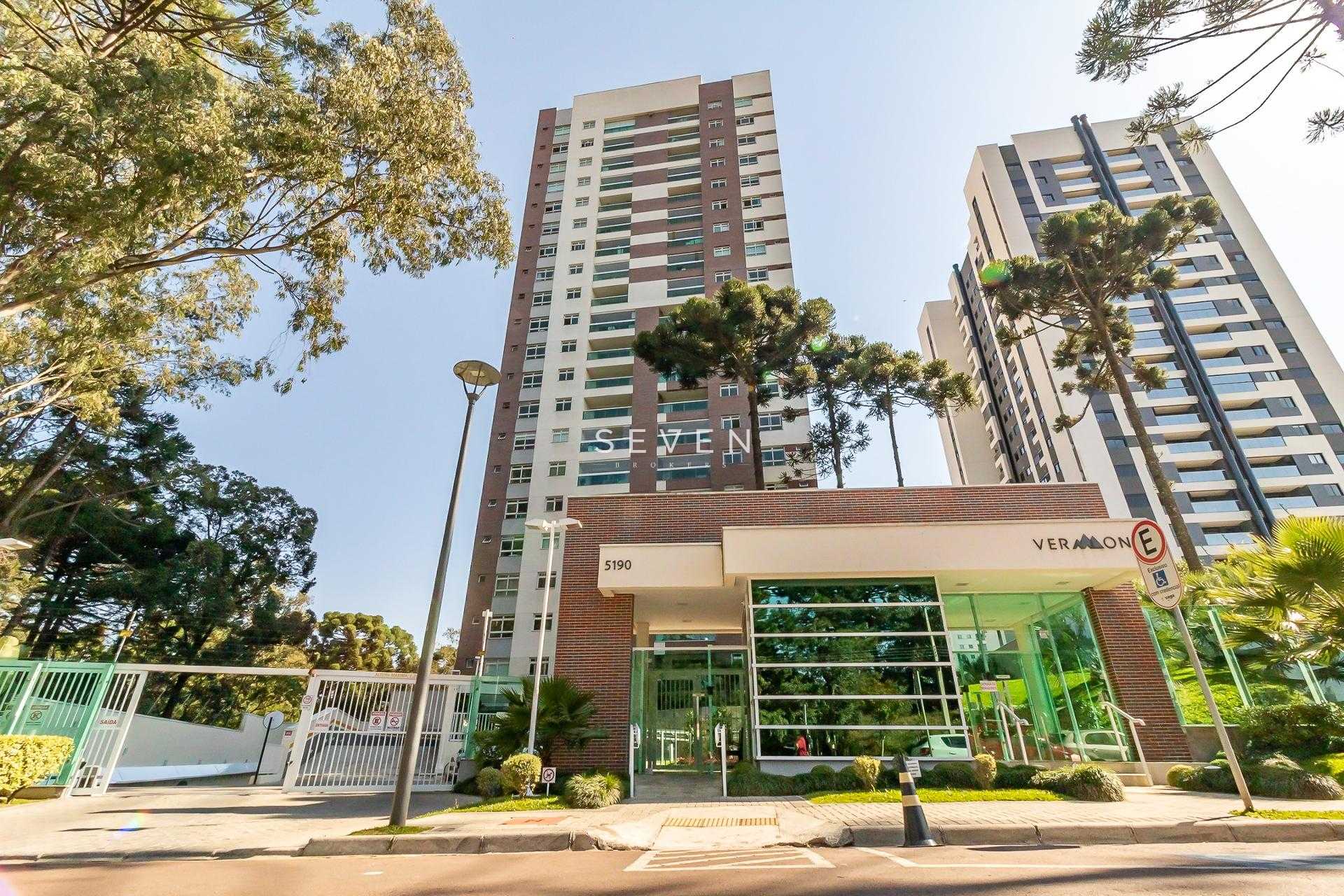 Apartamento no condomínio clube Vermont, a poucos metros da Un...