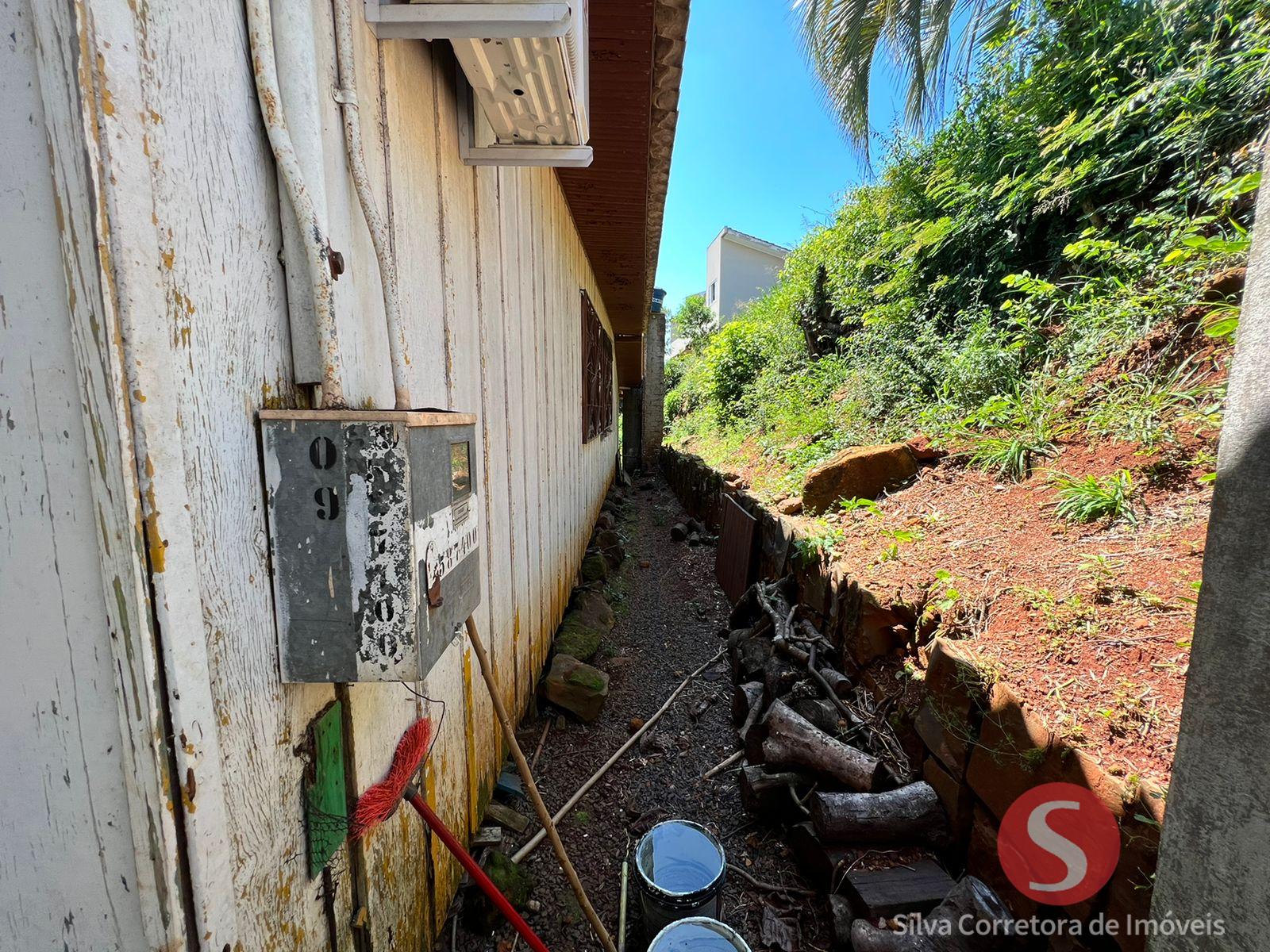 Casa a venda, localizada no Centro Norte, Dois Vizinhos-PR.