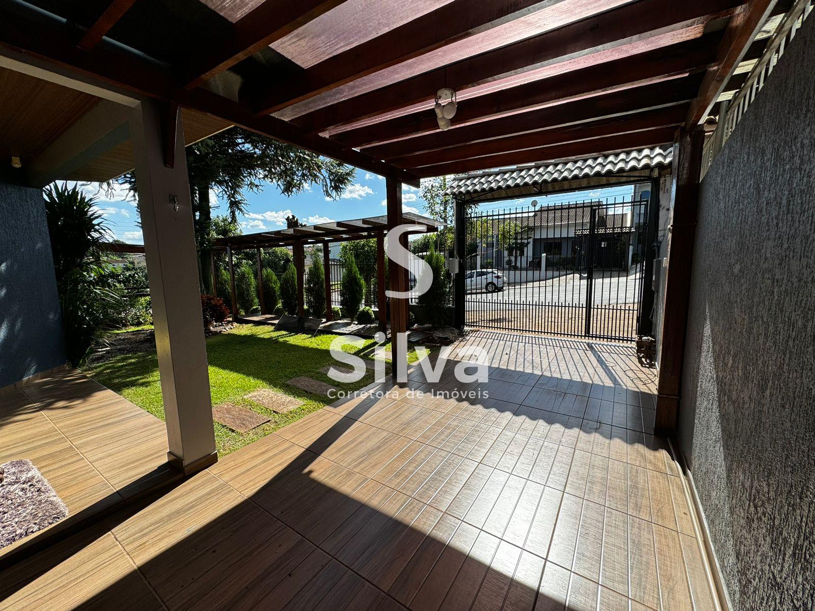 Casa a venda localizada no Bairro So Francisco de Assis, Dois Vizinhos-PR.