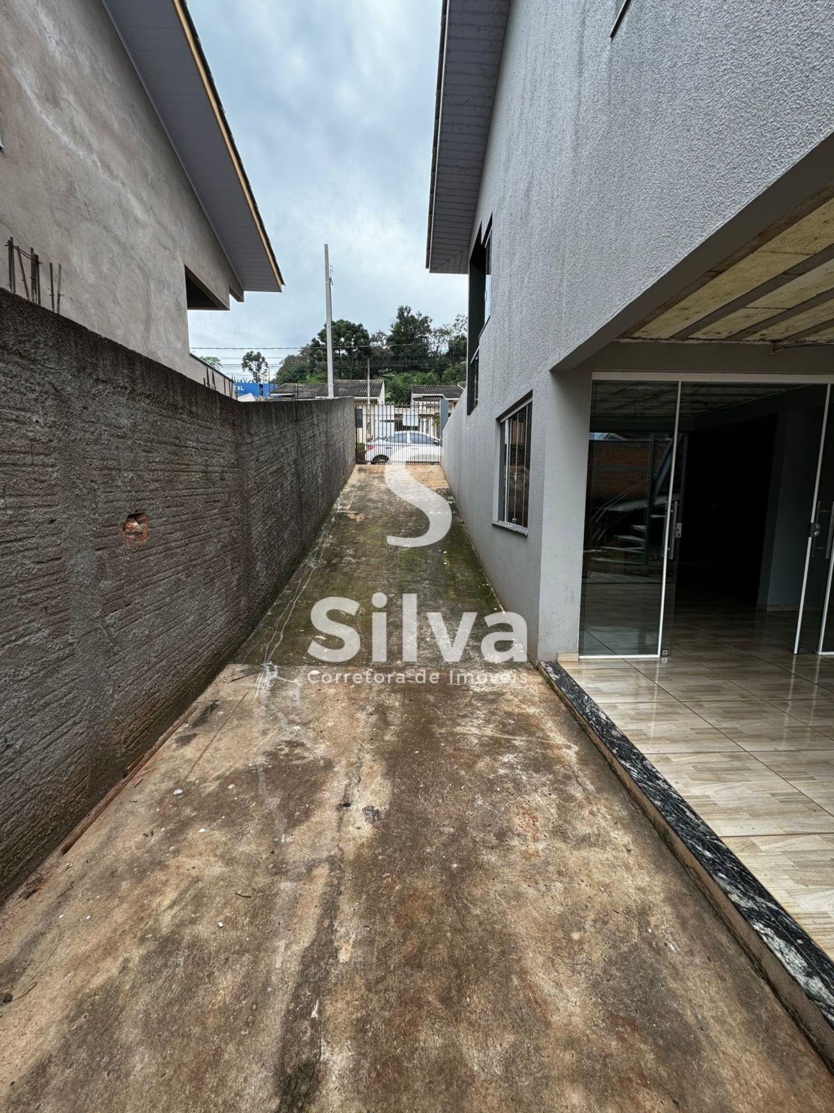 Casa a venda, localizada no Loteamento Vale do Country, Dois Vizinhos-PR.