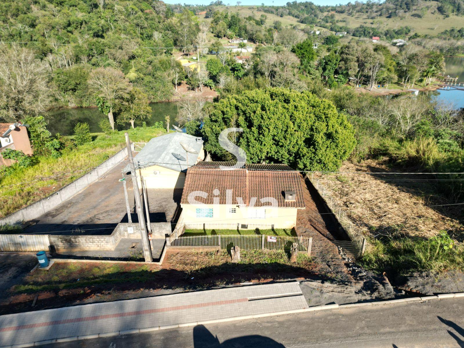 Casa a venda localizada no Alagado de Cruzeiro do Iguau-PR.