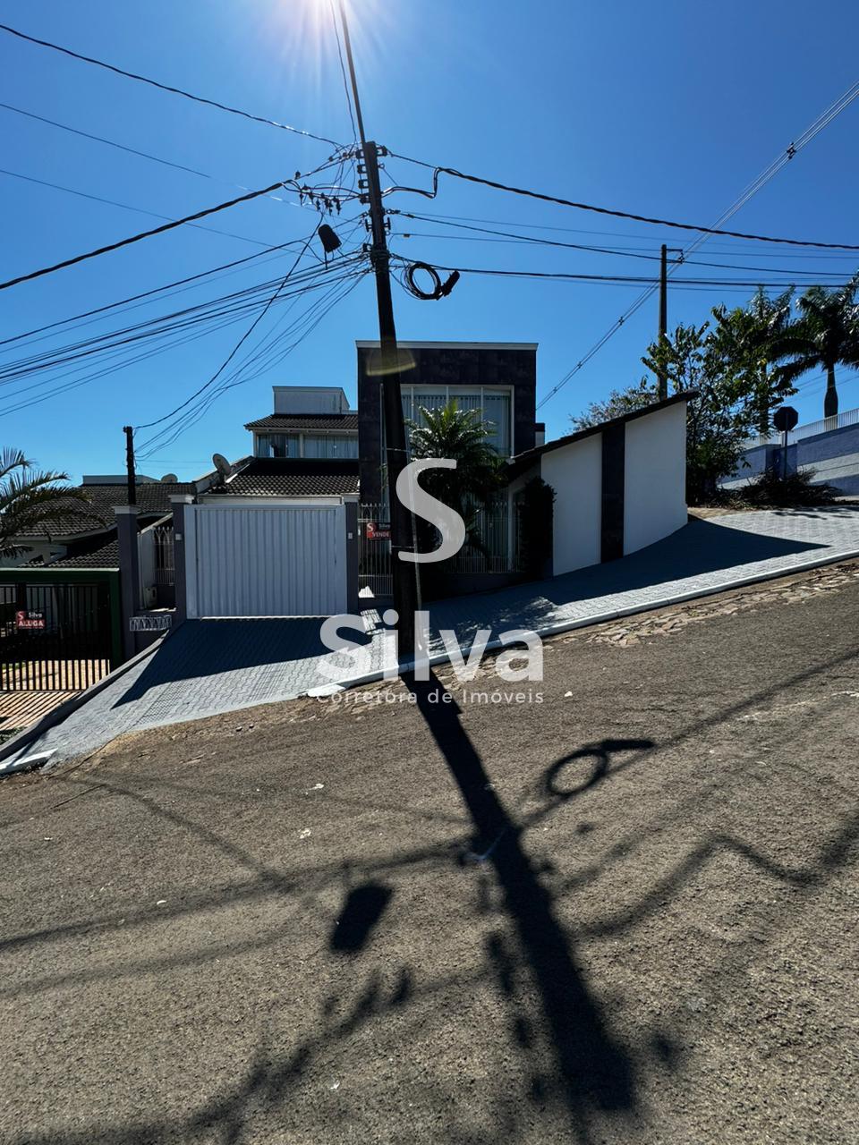 Sobrado a venda, localizado no Bairro das Torres, Dois Vizinho...