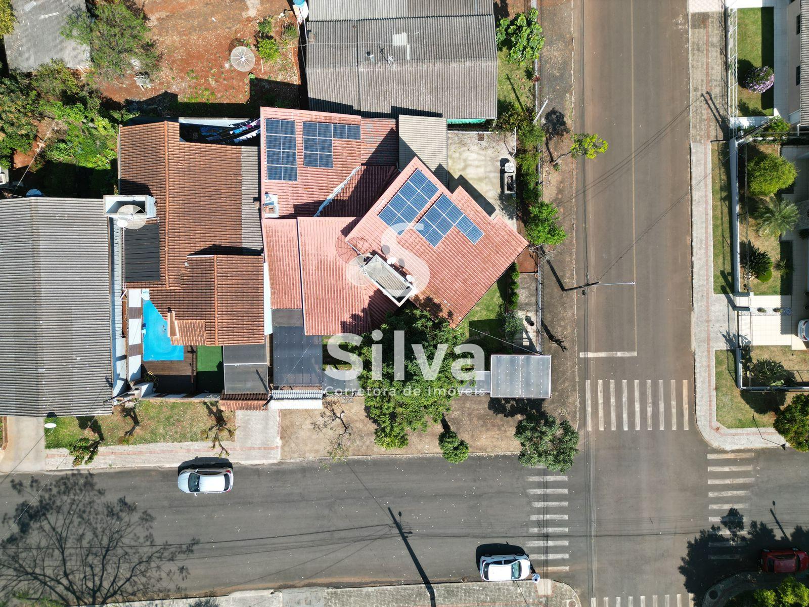 Casa a venda localizada no Bairro So Francisco de Assis, Dois Vizinhos-PR.