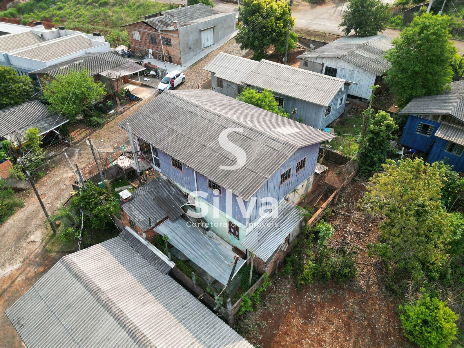 Casa a venda localizada no Bairro Nossa Senhora de Lurdes, Dois Vizinhos-PR.