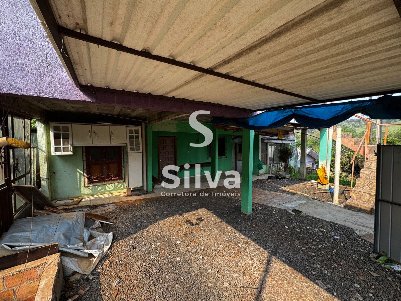 Casa a venda localizada no Bairro Nossa Senhora de Lurdes, Dois Vizinhos-PR.