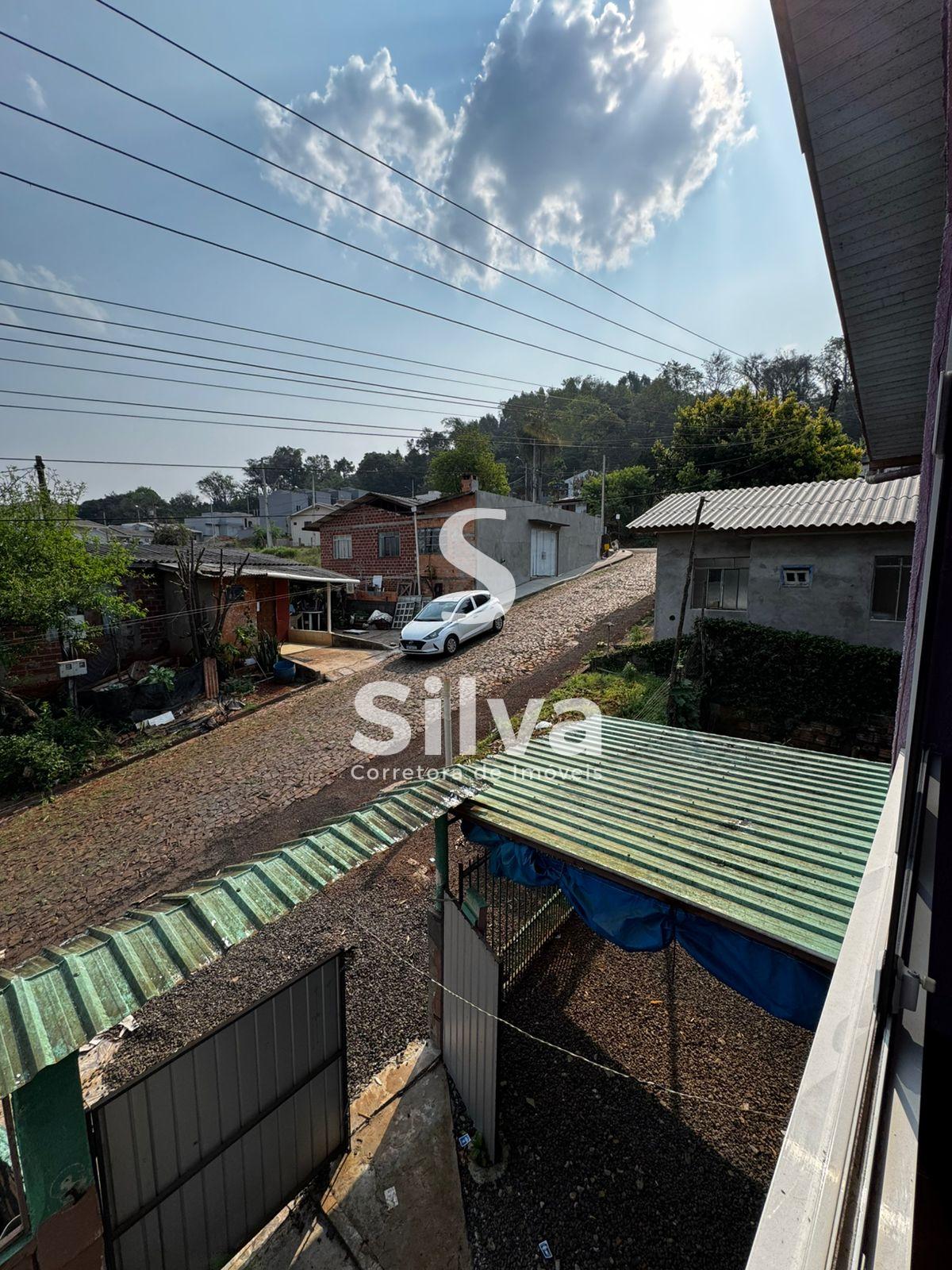 Casa a venda localizada no Bairro Nossa Senhora de Lurdes, Dois Vizinhos-PR.