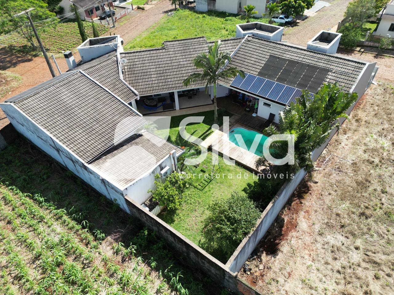 Casa a venda localizada no Loteamento Alto da Luz, Dois Vizinhos-PR.