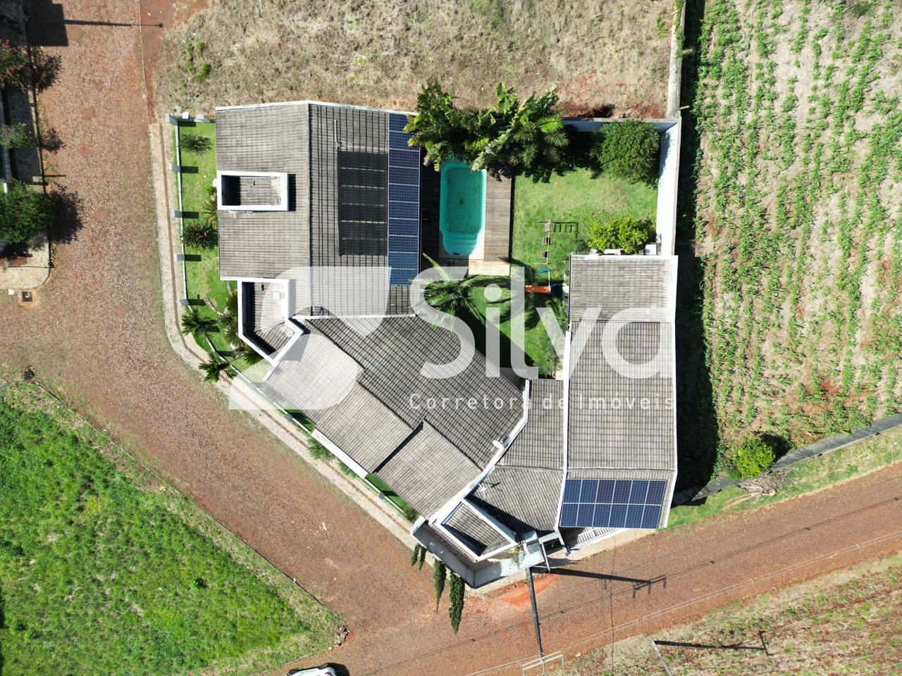 Casa a venda localizada no Loteamento Alto da Luz, Dois Vizinhos-PR.