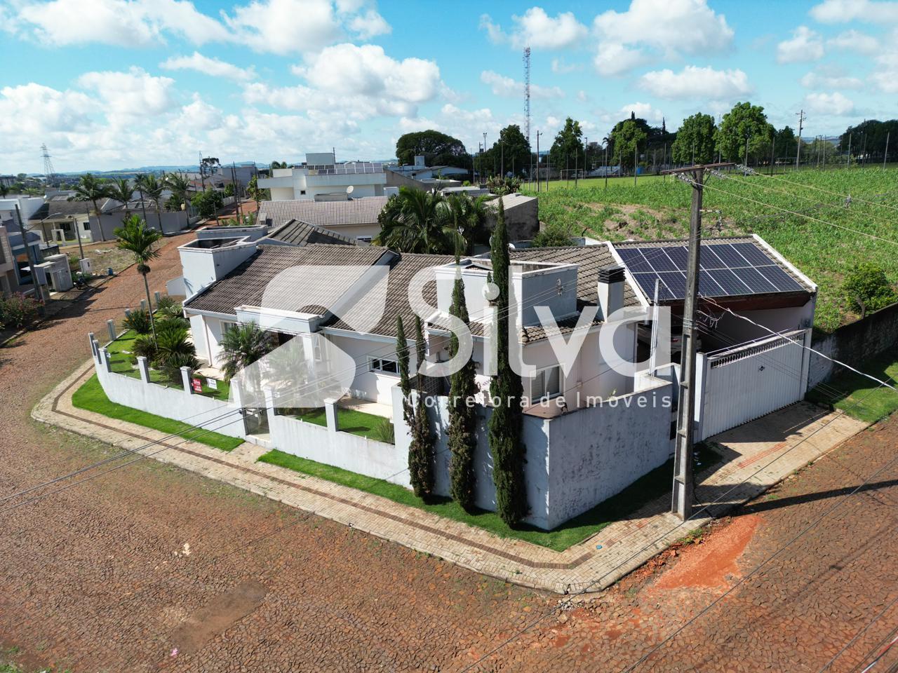 Casa a venda localizada no Loteamento Alto da Luz, Dois Vizinhos-PR.