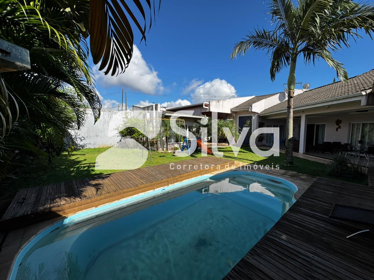 Casa a venda localizada no Loteamento Alto da Luz, Dois Vizinhos-PR.