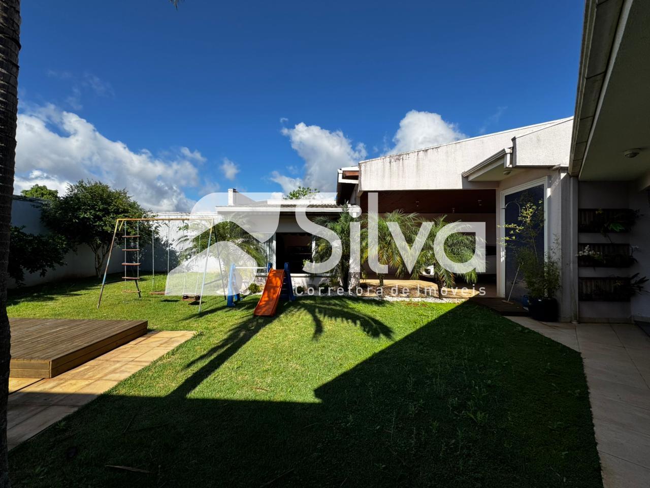 Casa a venda localizada no Loteamento Alto da Luz, Dois Vizinhos-PR.