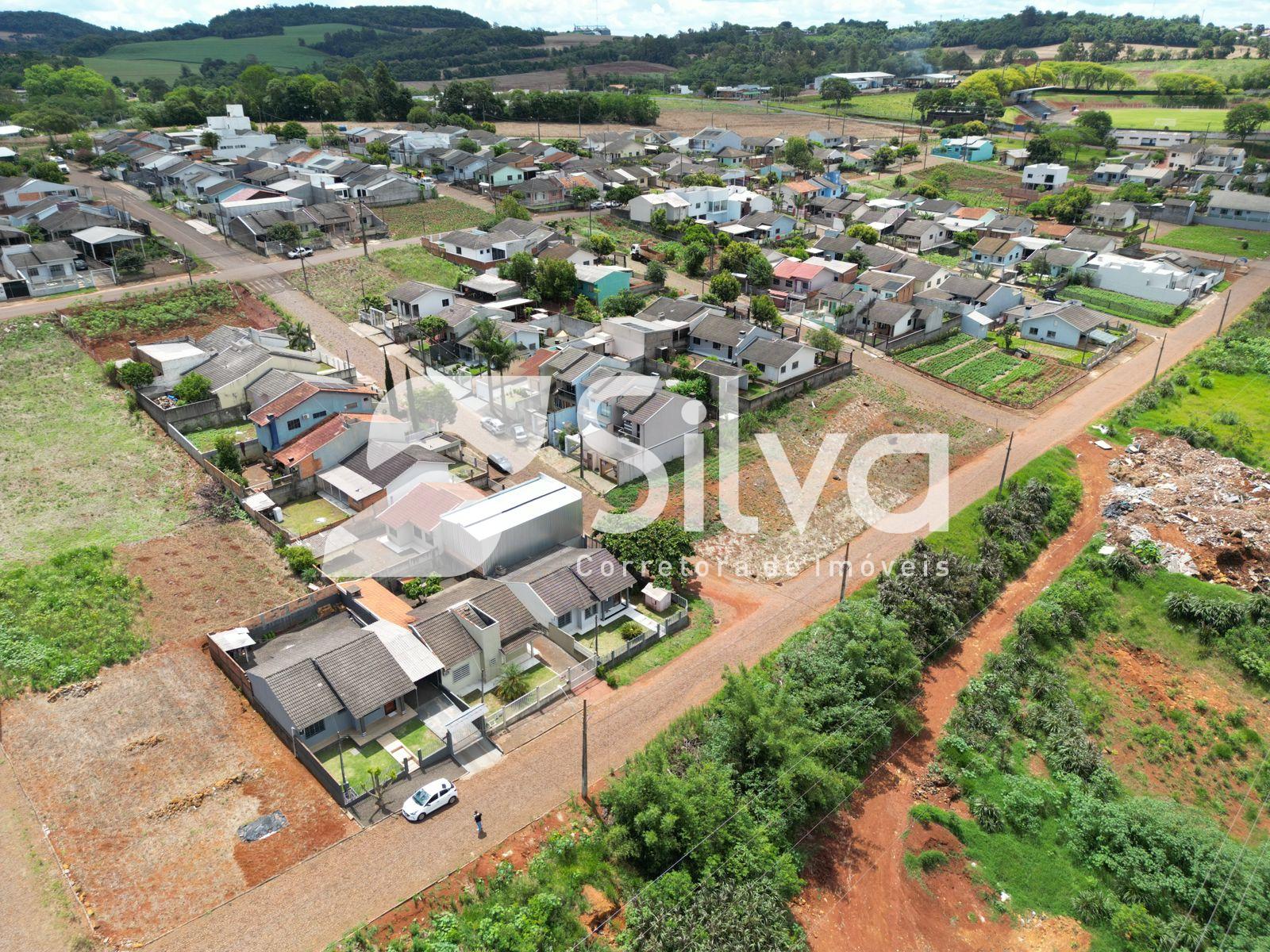 Casa a venda localizada no Loteamento Zenci, Dois Vizinhos-PR.