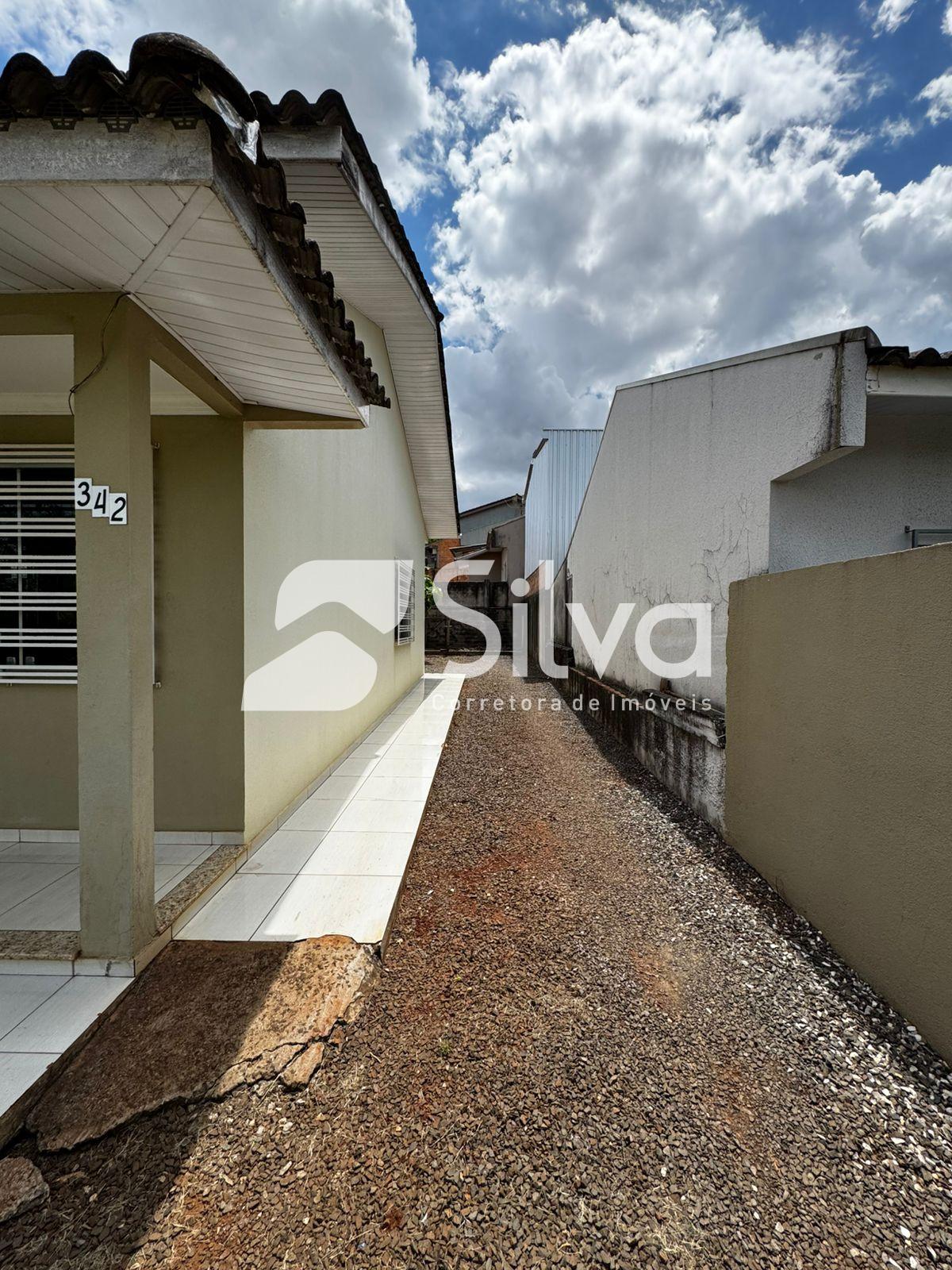 Casa a venda localizada no Loteamento Zenci, Dois Vizinhos-PR.