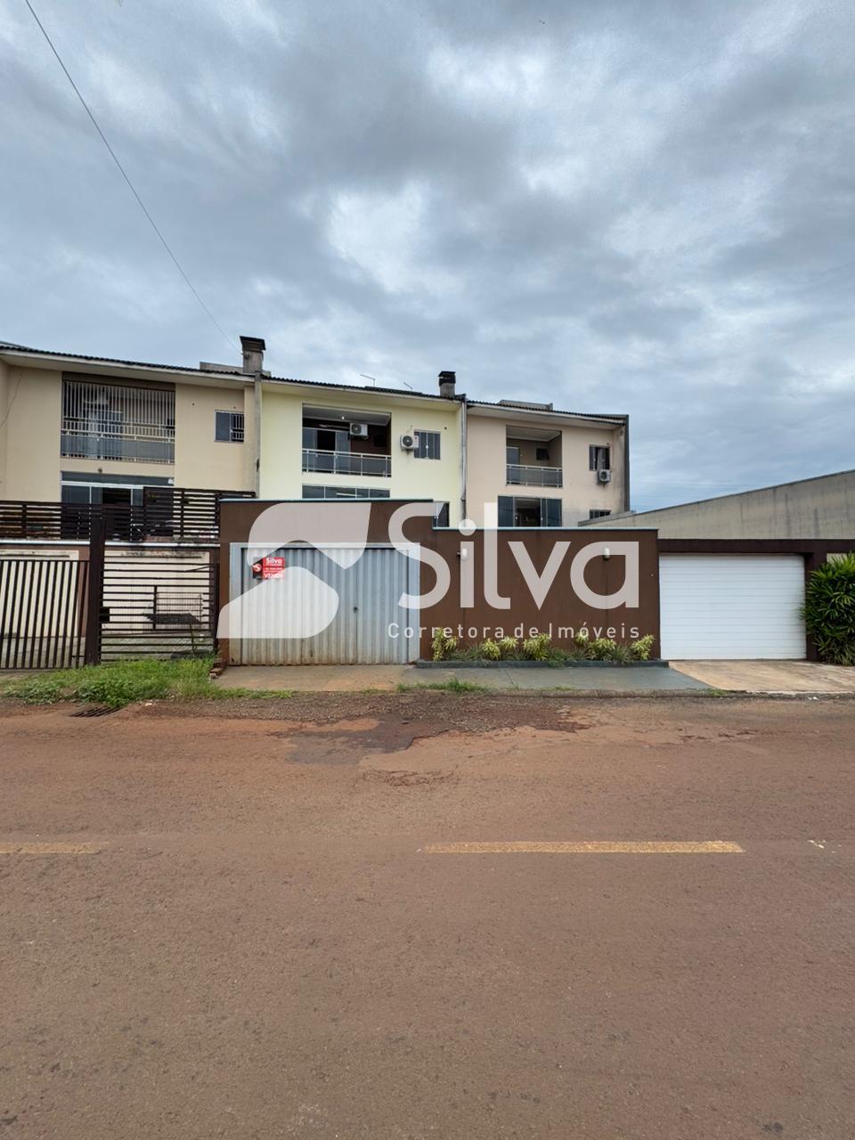 Sobrado a venda localizado no Bairro Margarida Galvan, Dois Vizinhos-PR.