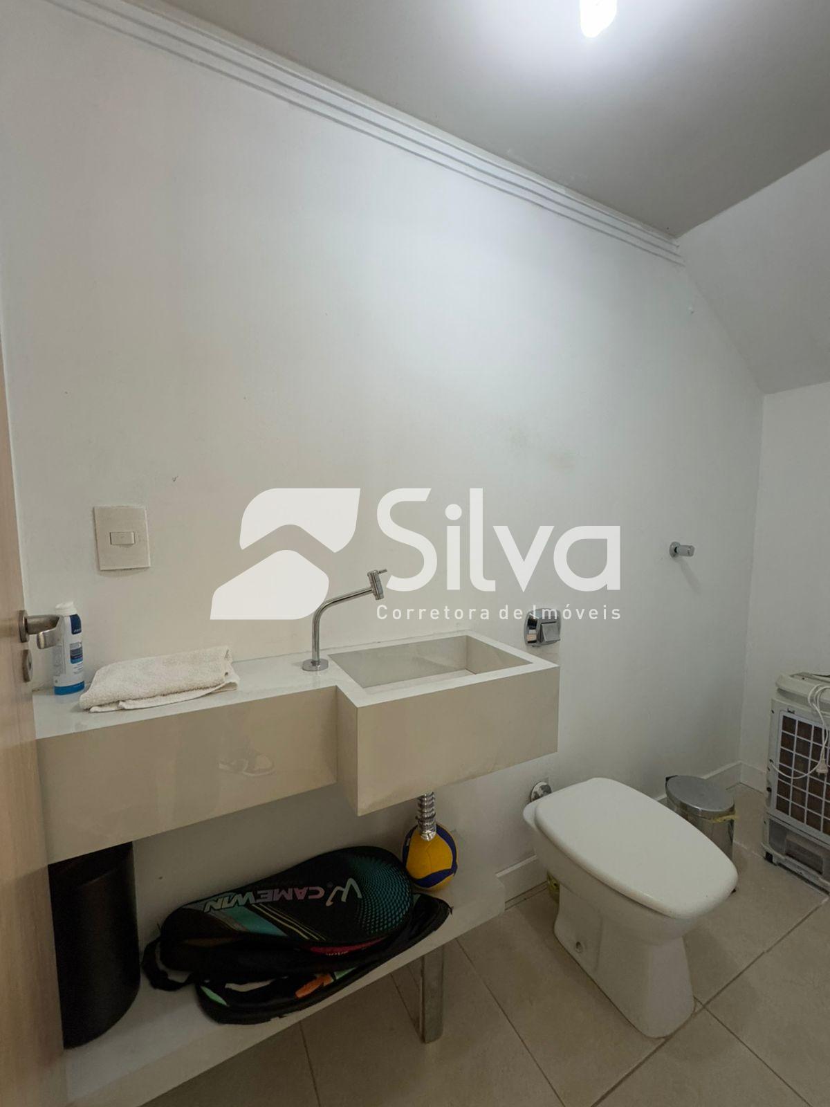 Casa a venda localizada no Centro, Dois Vizinhos-PR.