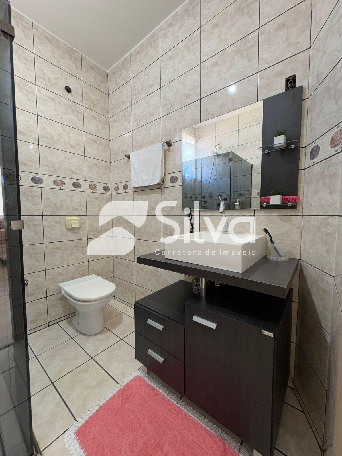 Casa a venda localizada no Centro, Dois Vizinhos-PR.