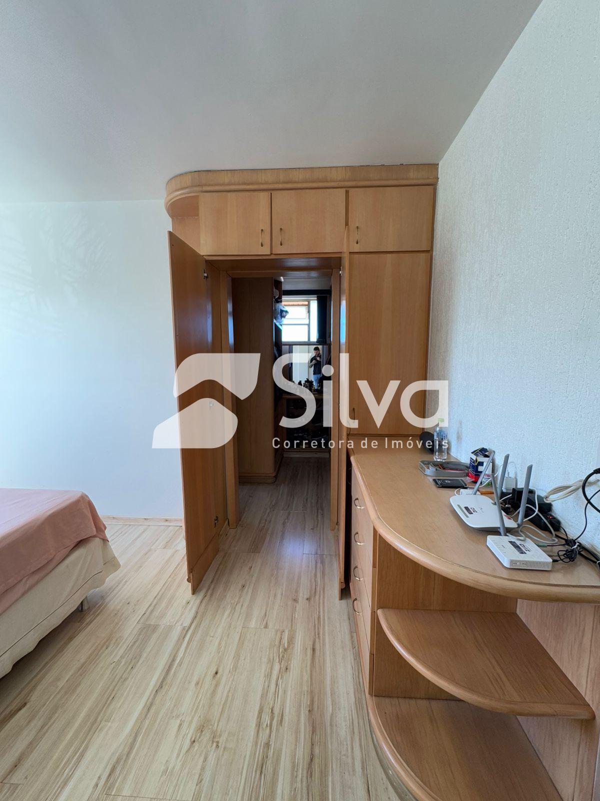 Casa a venda localizada no Centro, Dois Vizinhos-PR.