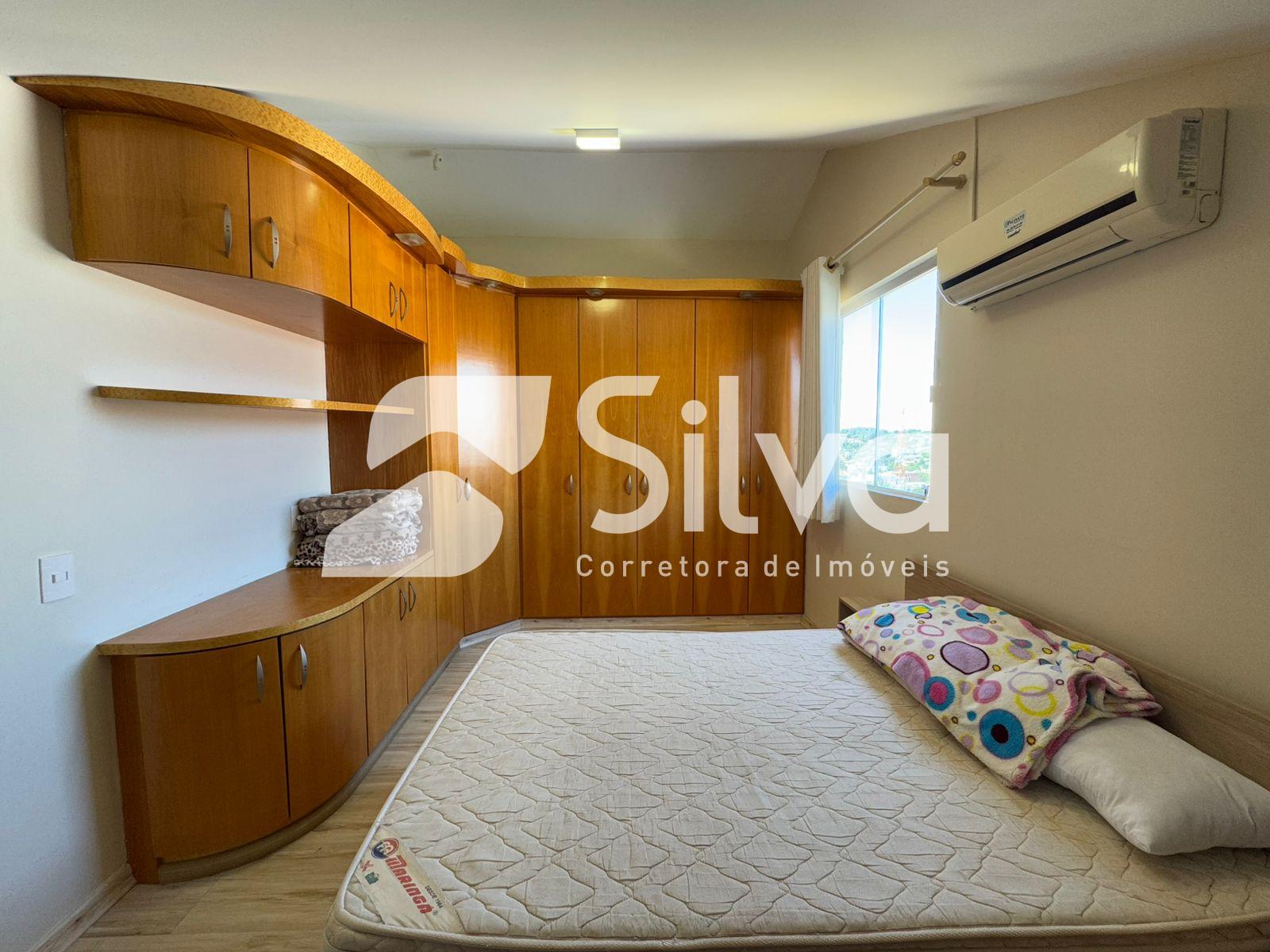 Casa a venda localizada no Centro, Dois Vizinhos-PR.