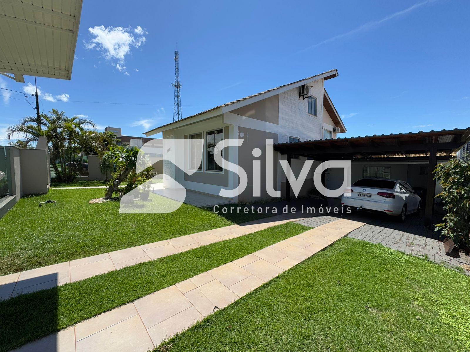 Casa a venda localizada no Centro, Dois Vizinhos-PR.