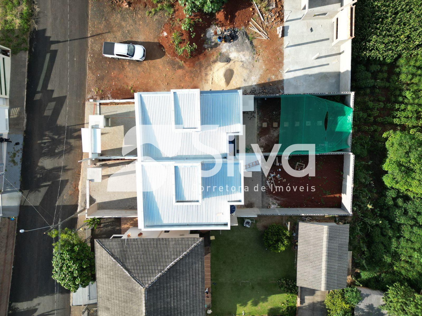 Sobrado a venda localizado no Loteamento Jardim Universitrio, Dois Vizinhos-PR.
