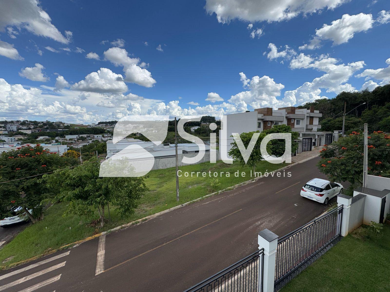 Sobrado a venda localizado no Loteamento Portal do Lago, Dois Vizinhos-PR.