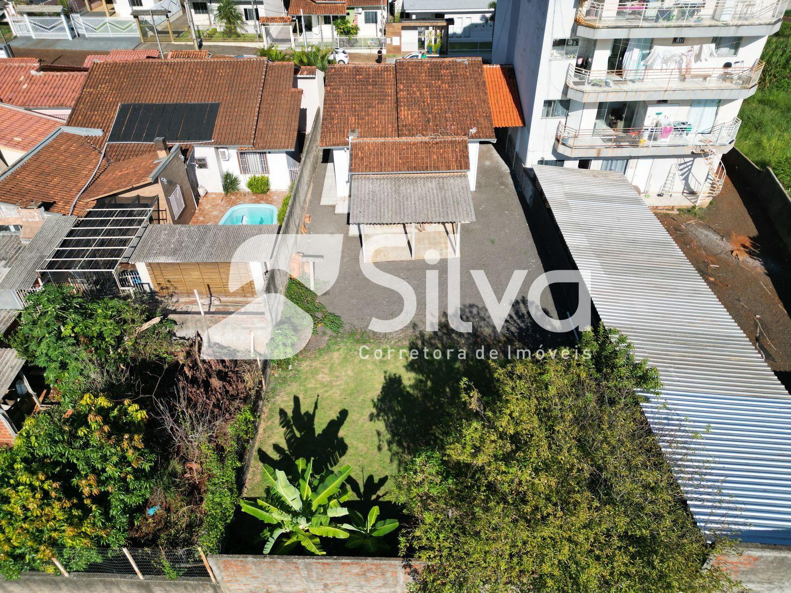 Casa a venda localizada no Loteamento Jardim Marchese, Dois Vizinhos-PR.