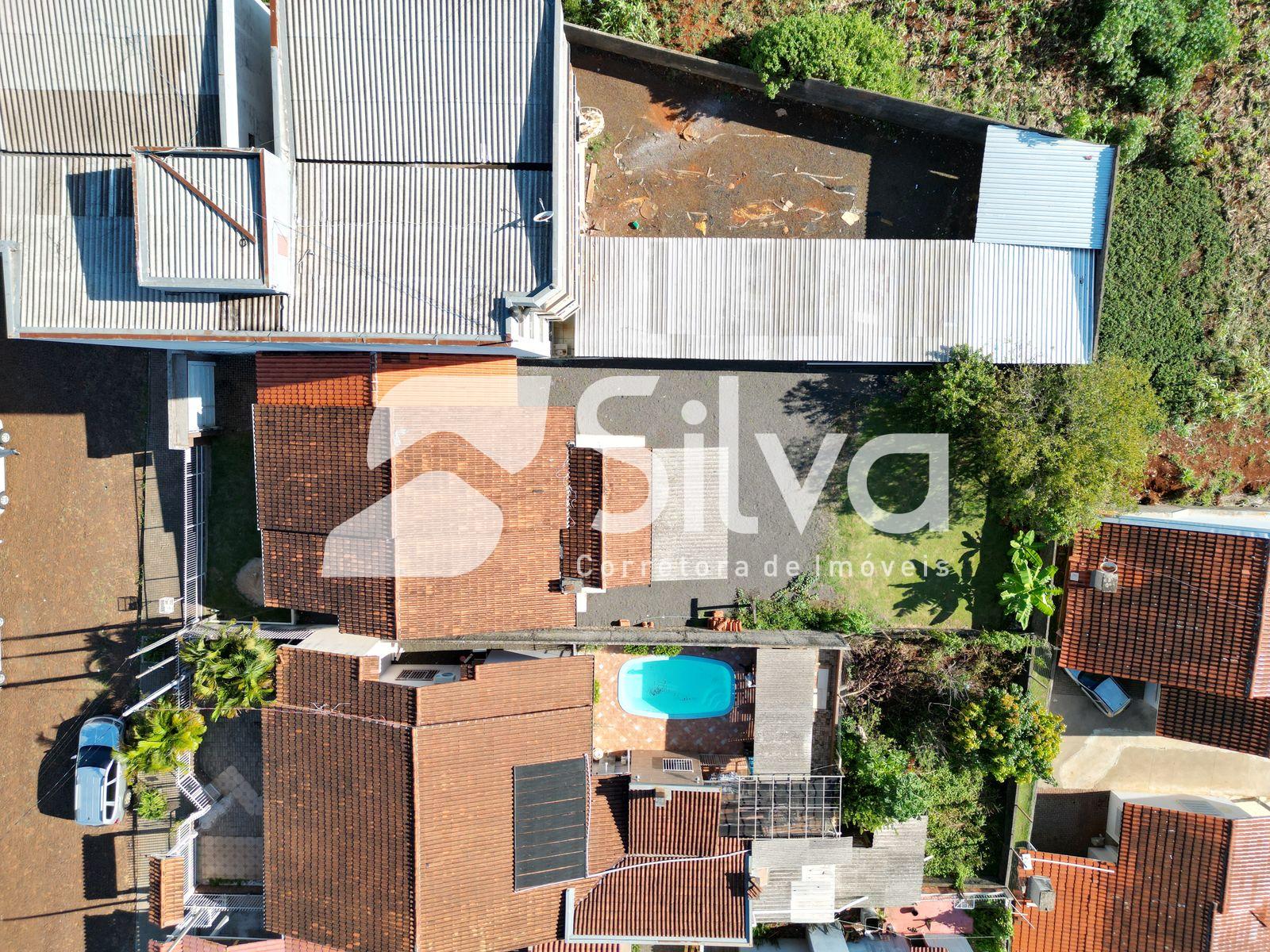 Casa a venda localizada no Loteamento Jardim Marchese, Dois Vizinhos-PR.