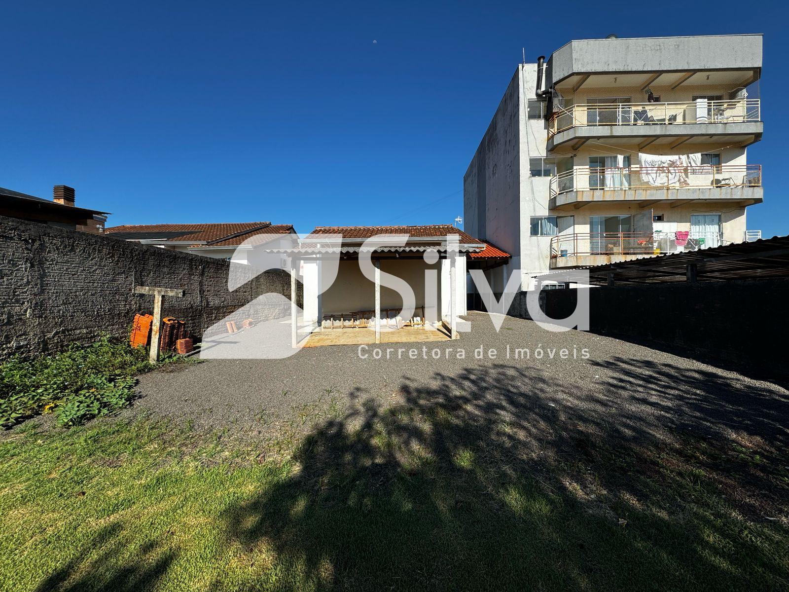 Casa a venda localizada no Loteamento Jardim Marchese, Dois Vizinhos-PR.
