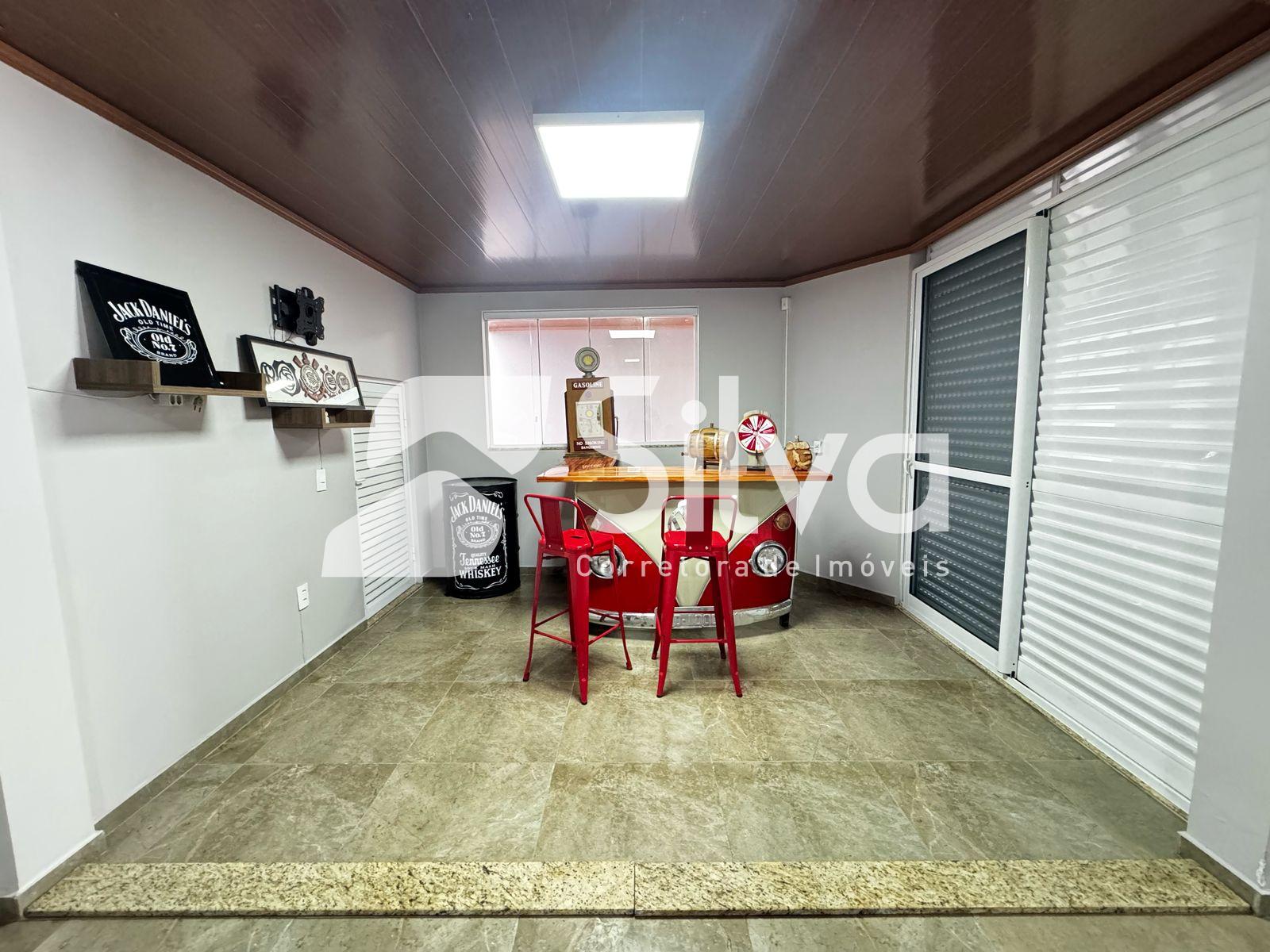 Casa a venda localizada no Bairro So Francisco da Assis, Dois Vizinhos-PR.