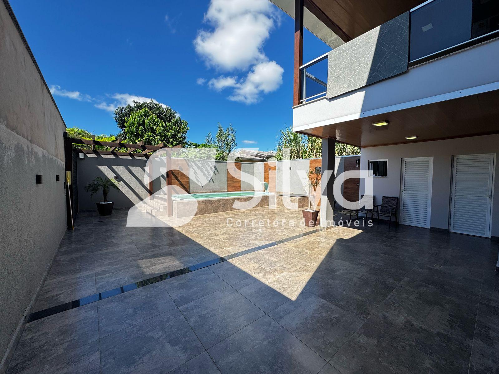 Casa a venda localizada no Bairro So Francisco da Assis, Dois Vizinhos-PR.