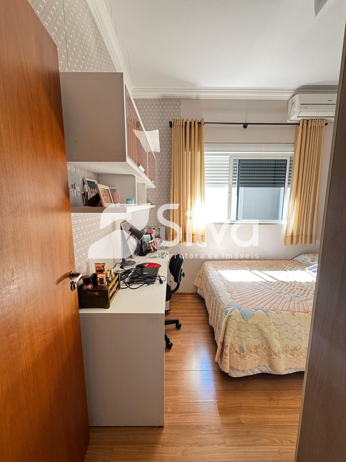Casa a venda localizada no Bairro So Francisco da Assis, Dois Vizinhos-PR.