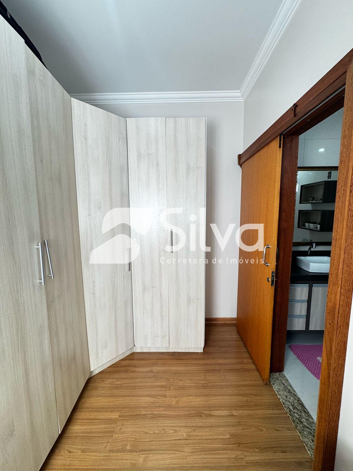 Casa a venda localizada no Bairro So Francisco da Assis, Dois Vizinhos-PR.