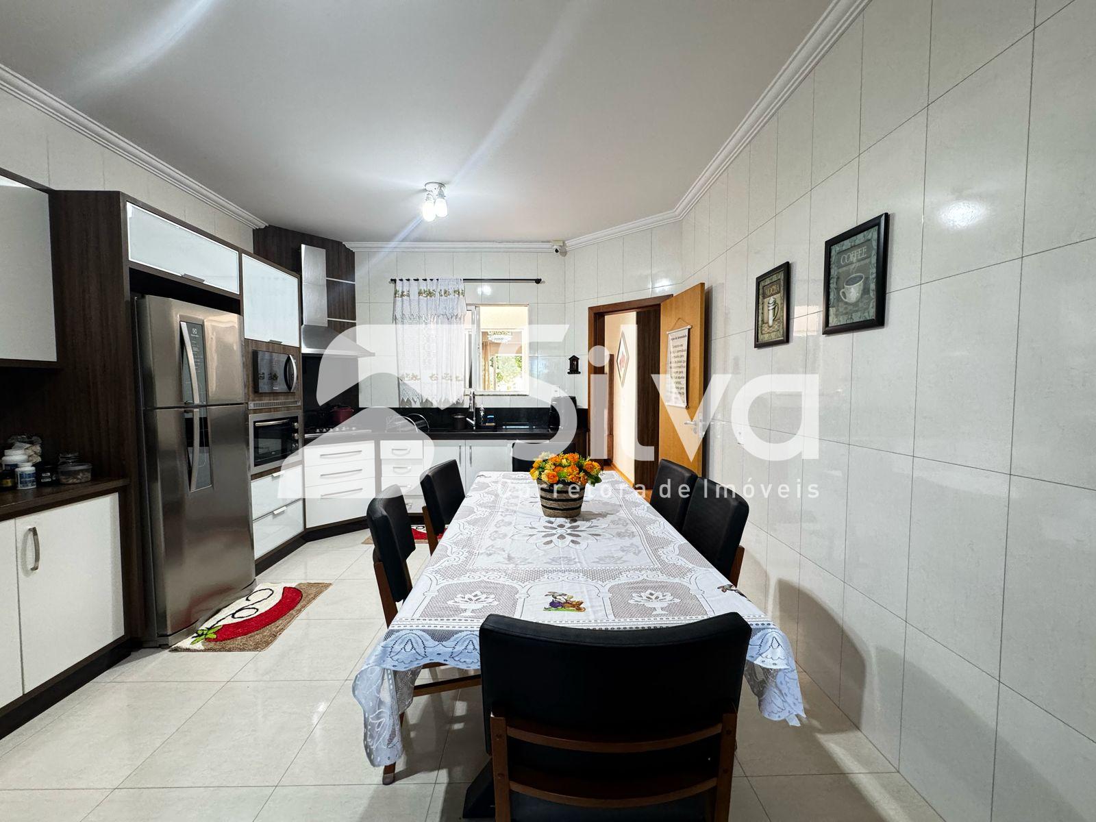 Casa a venda localizada no Bairro So Francisco da Assis, Dois Vizinhos-PR.
